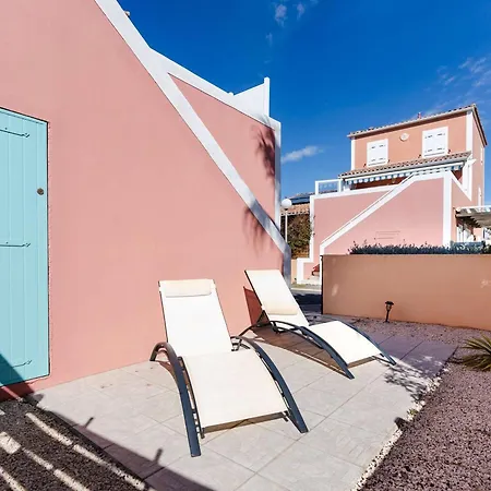 Climatisée Avec Terrasse, Cuisine D’été Et Wifi – Proche à - Fr-1-409-261 Narbonne