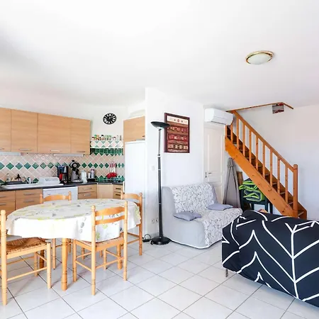 Villa Climatisée Avec Terrasse, Cuisine D’été Et Wifi – Proche à - Fr-1-409-261 *